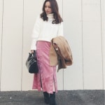 冬の服装♡白に合う色×ピンクコーデ｜ニット・コート・スカートなど